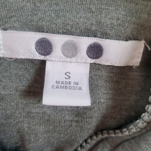 💚5/$25 Three Dots Quilted Knit Bomber Jacket in Heathered Thyme Size Small - Picture 5 of 6